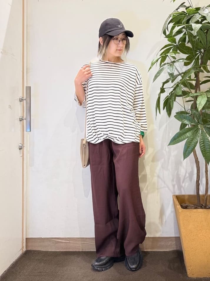 misakiさんの「SHOO･LA･RUE｜【UV/体型カバー】とろみフロントタック7分袖ゆるトップス」を使ったコーディネート