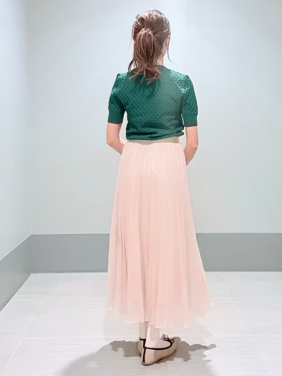 Yamaさんの「DRESSTERIOR｜【6色展開/オンオフ】レース編みハーフスリーブニット」を使ったコーディネート