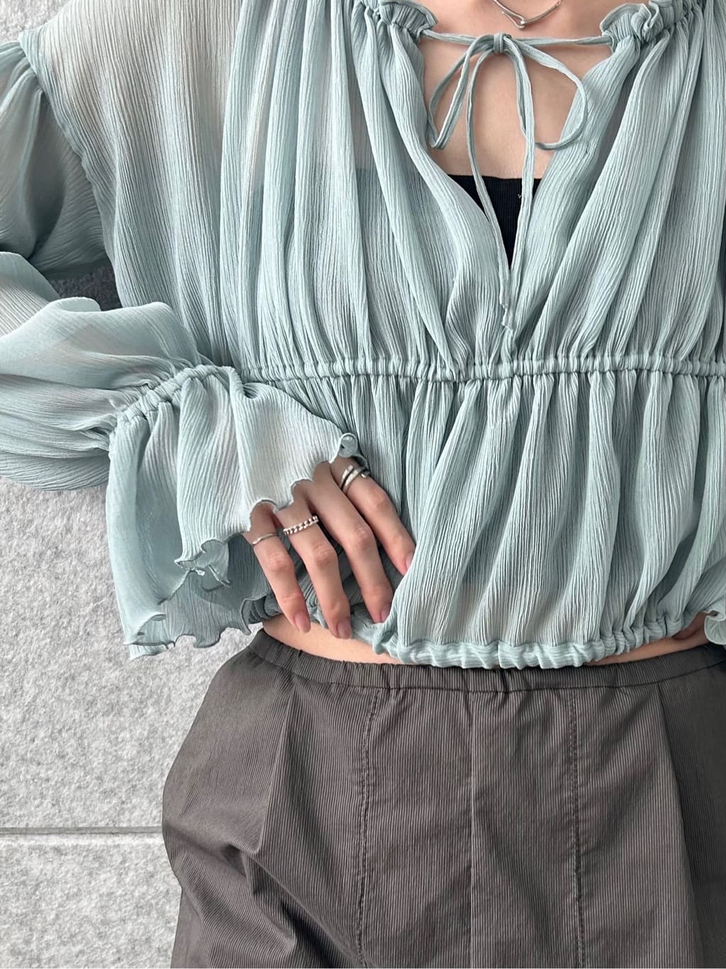 honoka Aさんの「CODE A｜off－shoulder blouse」を使ったコーディネート