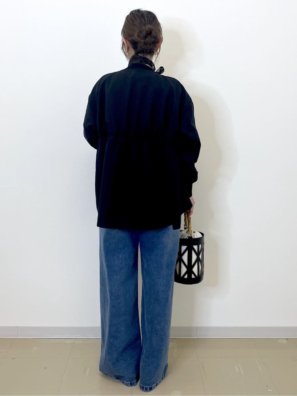Akiさんの「OPAQUE.CLIP｜ブラウス風Vネックカーディガン【洗濯機OK】」を使ったコーディネート