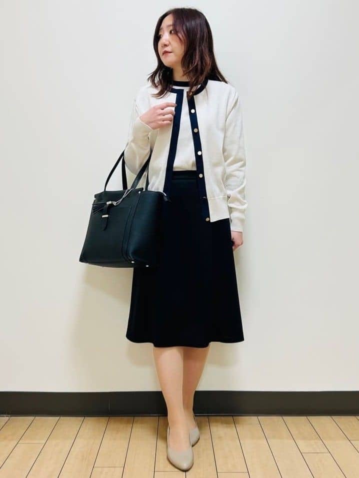 miiiさんの「Reflect｜【アンサンブル可】バイカラーカーディガン」を使ったコーディネート