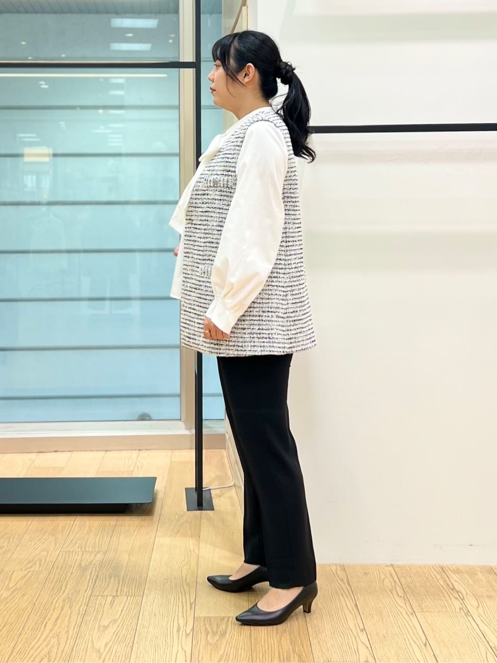 shimaさんの「INDIVI｜【2点セット／洗える】ツイードジレ＆ボウタイブラウス」を使ったコーディネート