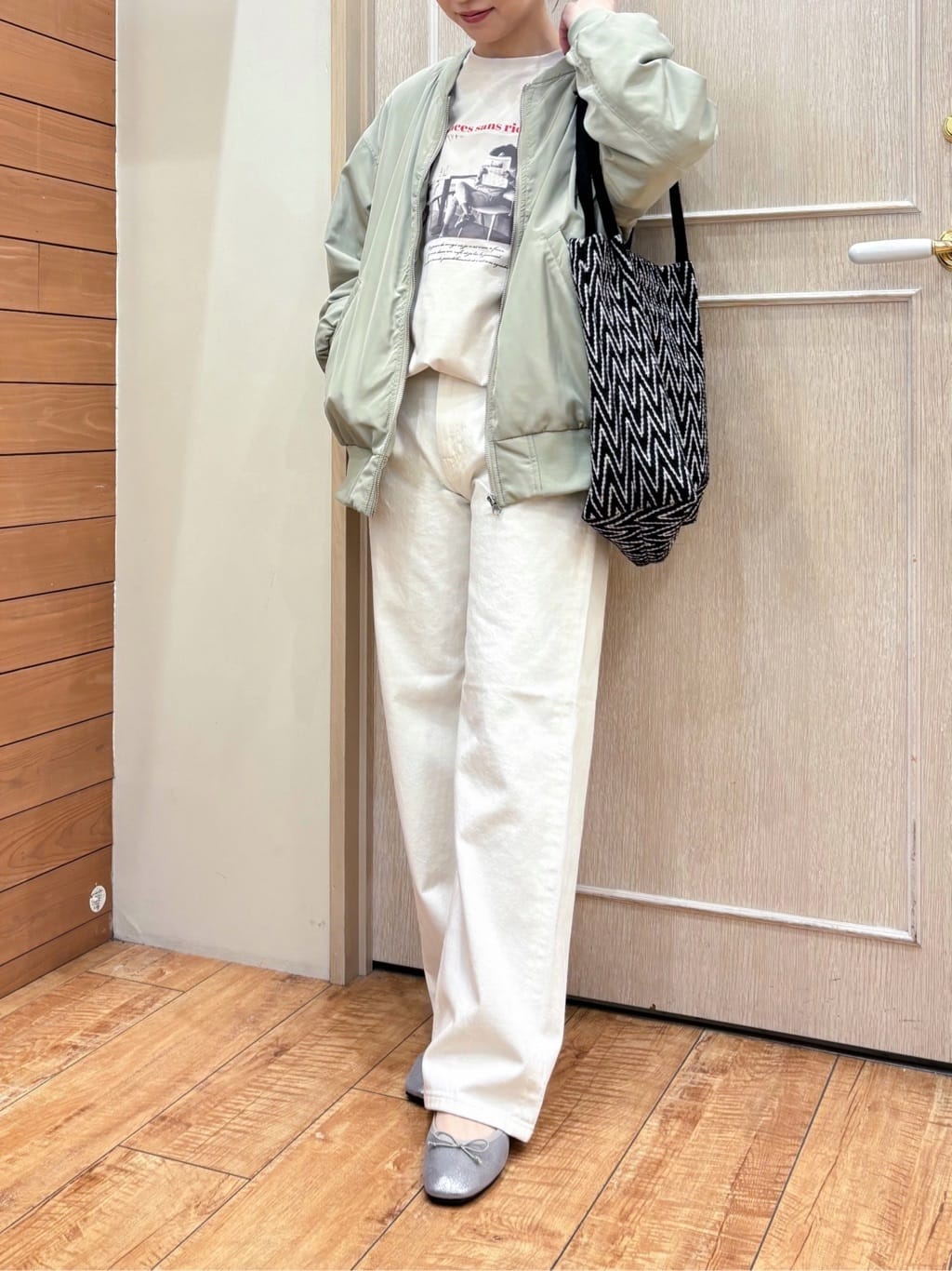 なみさんの「SHOO･LA･RUE｜【S-LL】大人も取り入れやすい BIGシルエット MA－1ブルゾン」を使ったコーディネート
