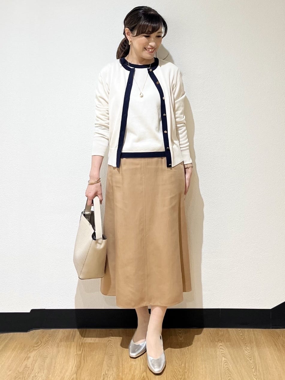 ayaさんの「Reflect｜【アンサンブル可】バイカラーカーディガン」を使ったコーディネート