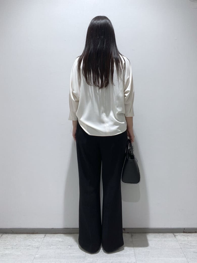 meiさんの「INDIVI｜【接触冷感／透湿／着る日傘】ドルマントップス」を使ったコーディネート