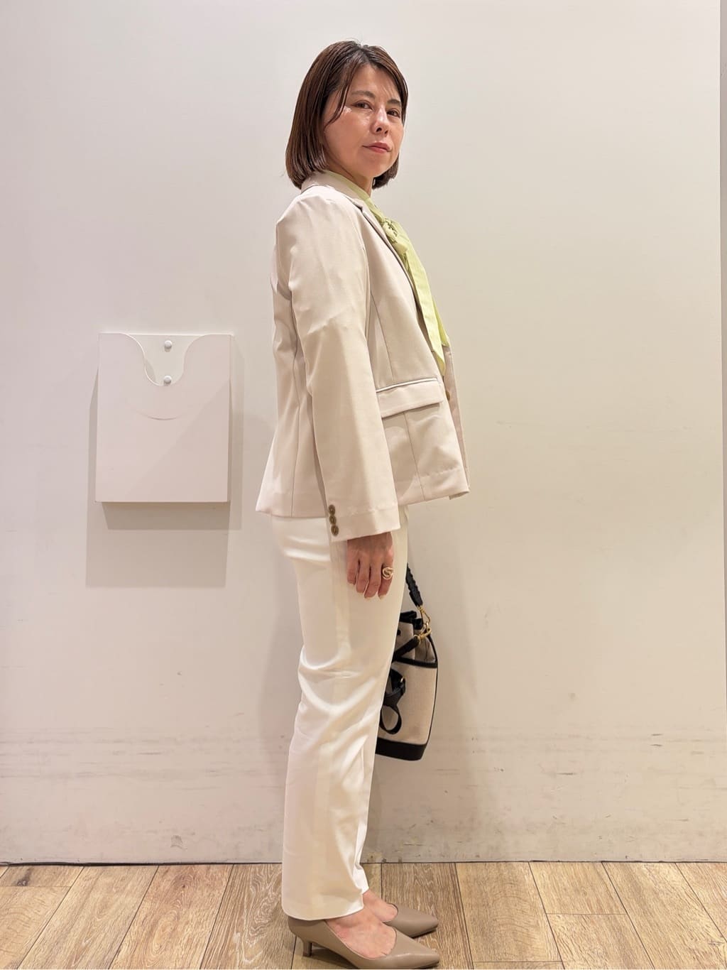 YUKOさんの「index｜ペプラムブラウス／ボウタイ取り外し可【洗濯機OK／イージーアイロン／防シワ】《XS～LL／8col》」を使ったコーディネート