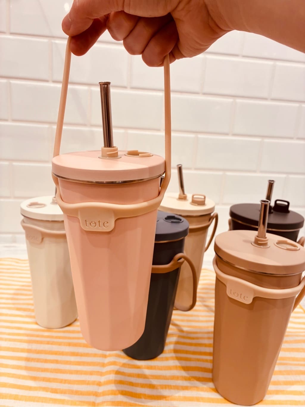 もかさんの「212 KITCHEN STORE｜トート ストロー付2wayタンブラー470ml PK」を使ったコーディネート
