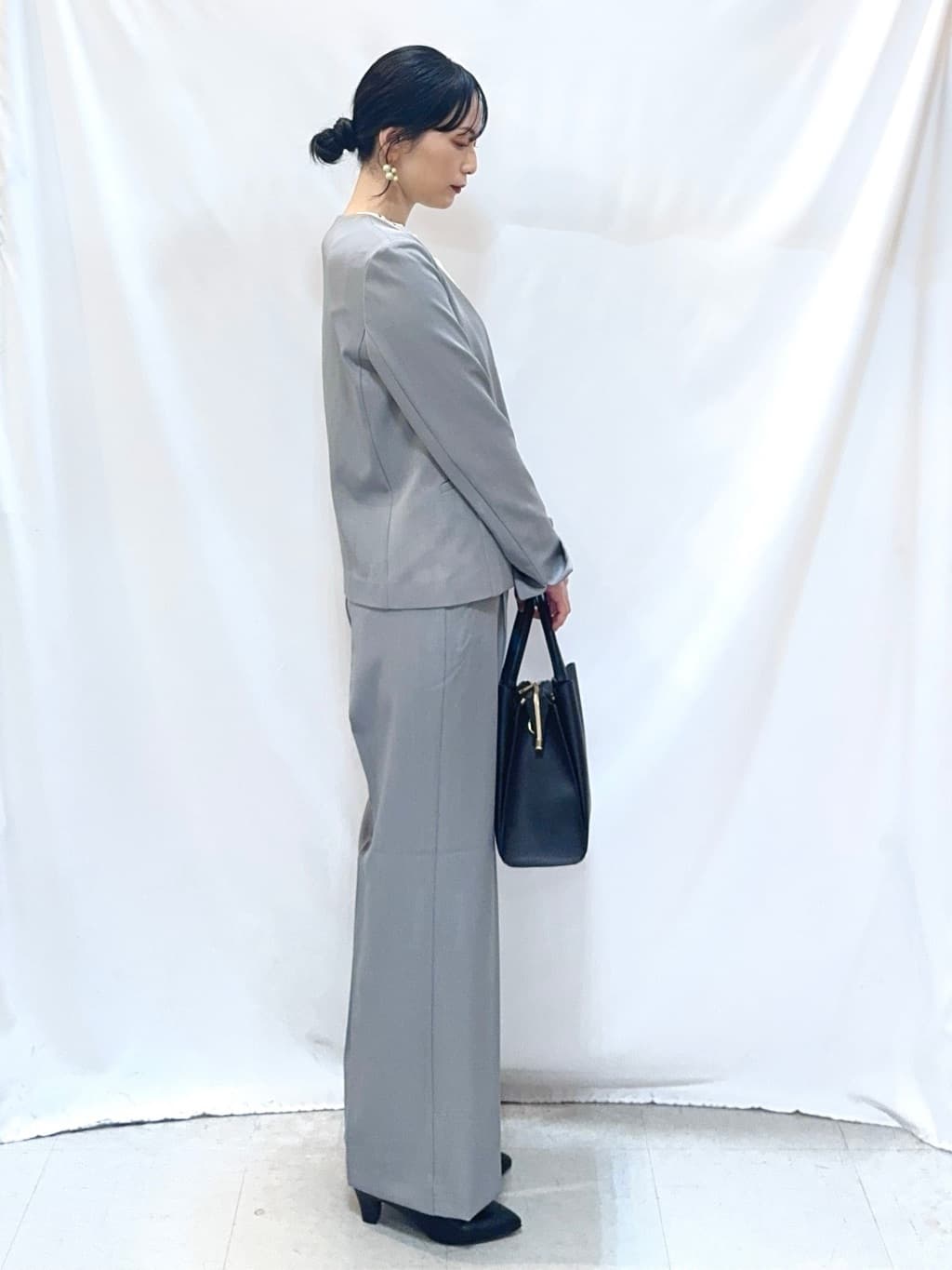𝐇𝐢𝐫𝐨𝐦𝐢さんの「SHOO･LA･RUE｜【洗濯機可/UV/SS-3L】すっきり好印象 ノーカラージャケット」を使ったコーディネート