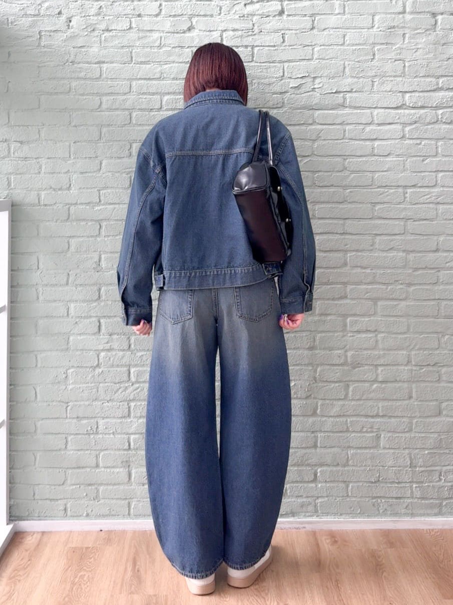 𝐜𝐡𝐢𝐤𝐚さんの「SHOO･LA･RUE｜【SHOO・LA・RUE DENIM】羽織るだけでこなれる　オーバーサイズデニムジャケット」を使ったコーディネート