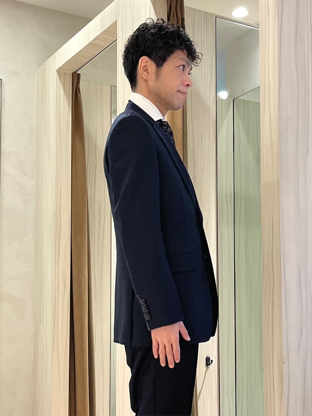 URAさんの「TAKEO KIKUCHI｜【Made in JAPAN】立菱（たてびし）スーツ」を使ったコーディネート