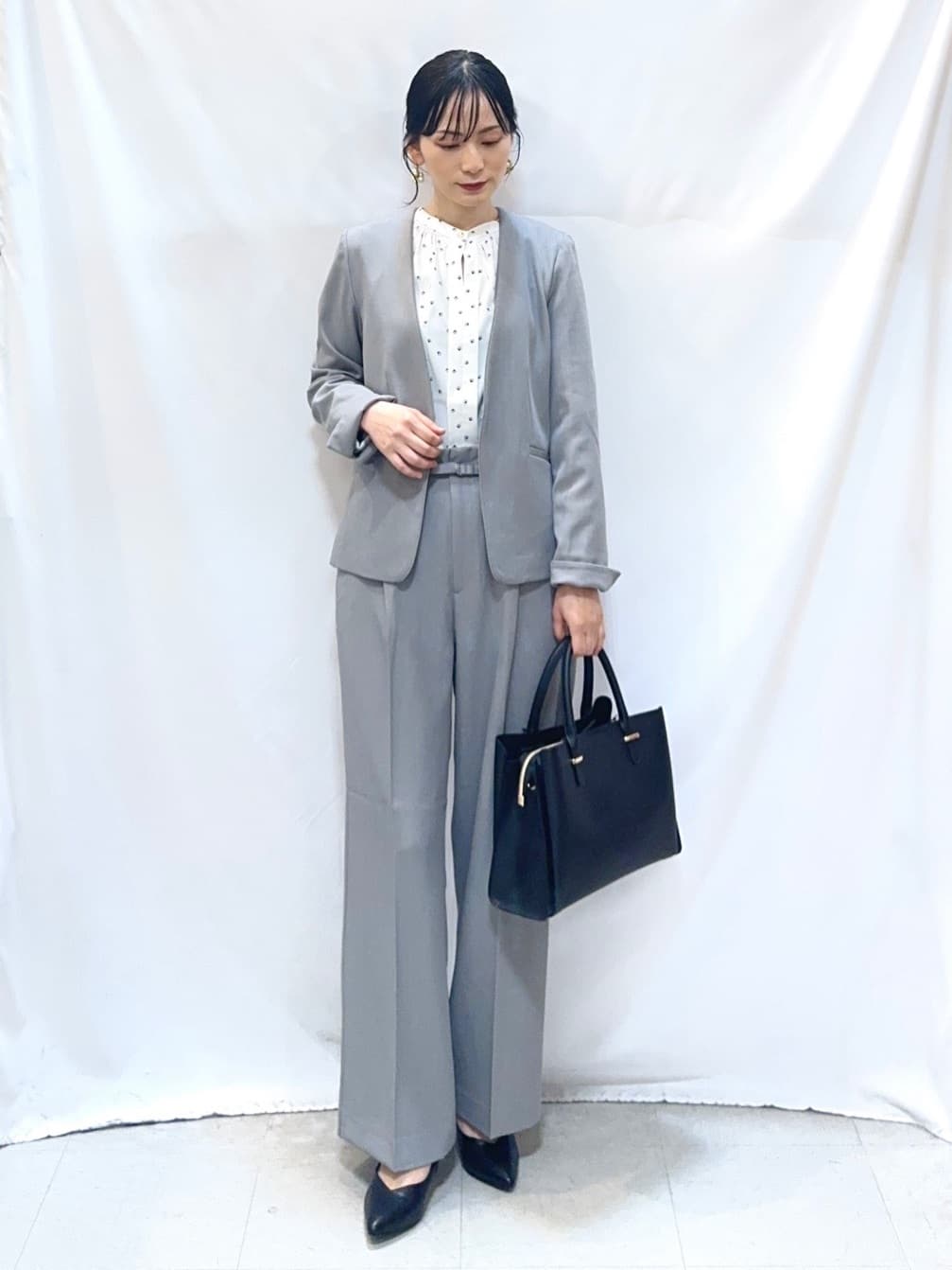 𝐇𝐢𝐫𝐨𝐦𝐢さんの「SHOO･LA･RUE｜【洗濯機可/UV/SS-3L】すっきり好印象 ノーカラージャケット」を使ったコーディネート