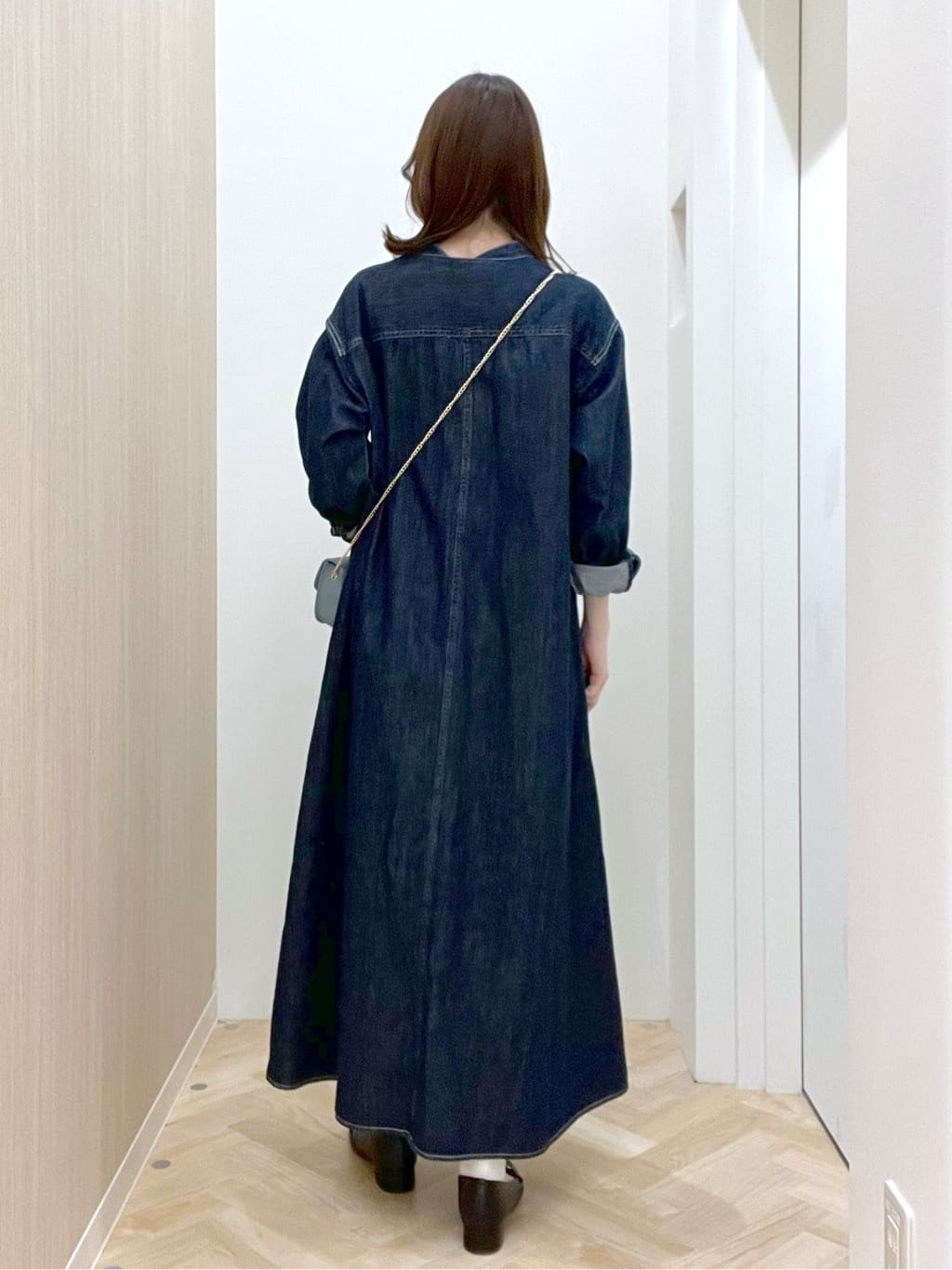  おまつさんの「grove｜【Lee&times;grove別注】LOCO FLARE DRESS」を使ったコーディネート