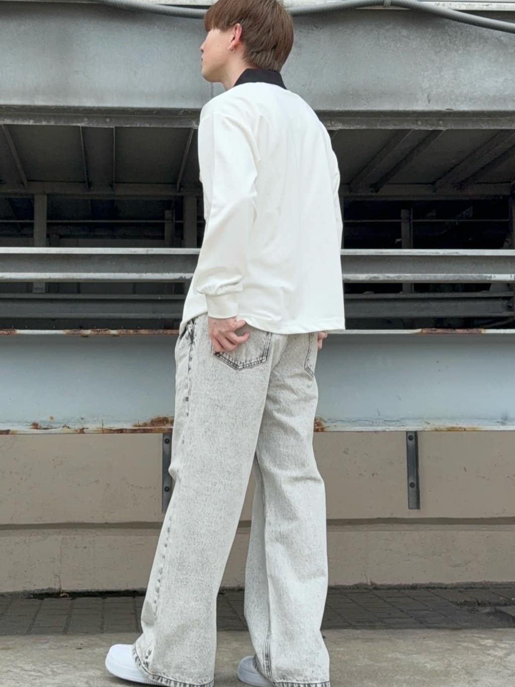 カネダさんの「tk.TAKEO KIKUCHI｜ワイドストレートレッグデニム」を使ったコーディネート