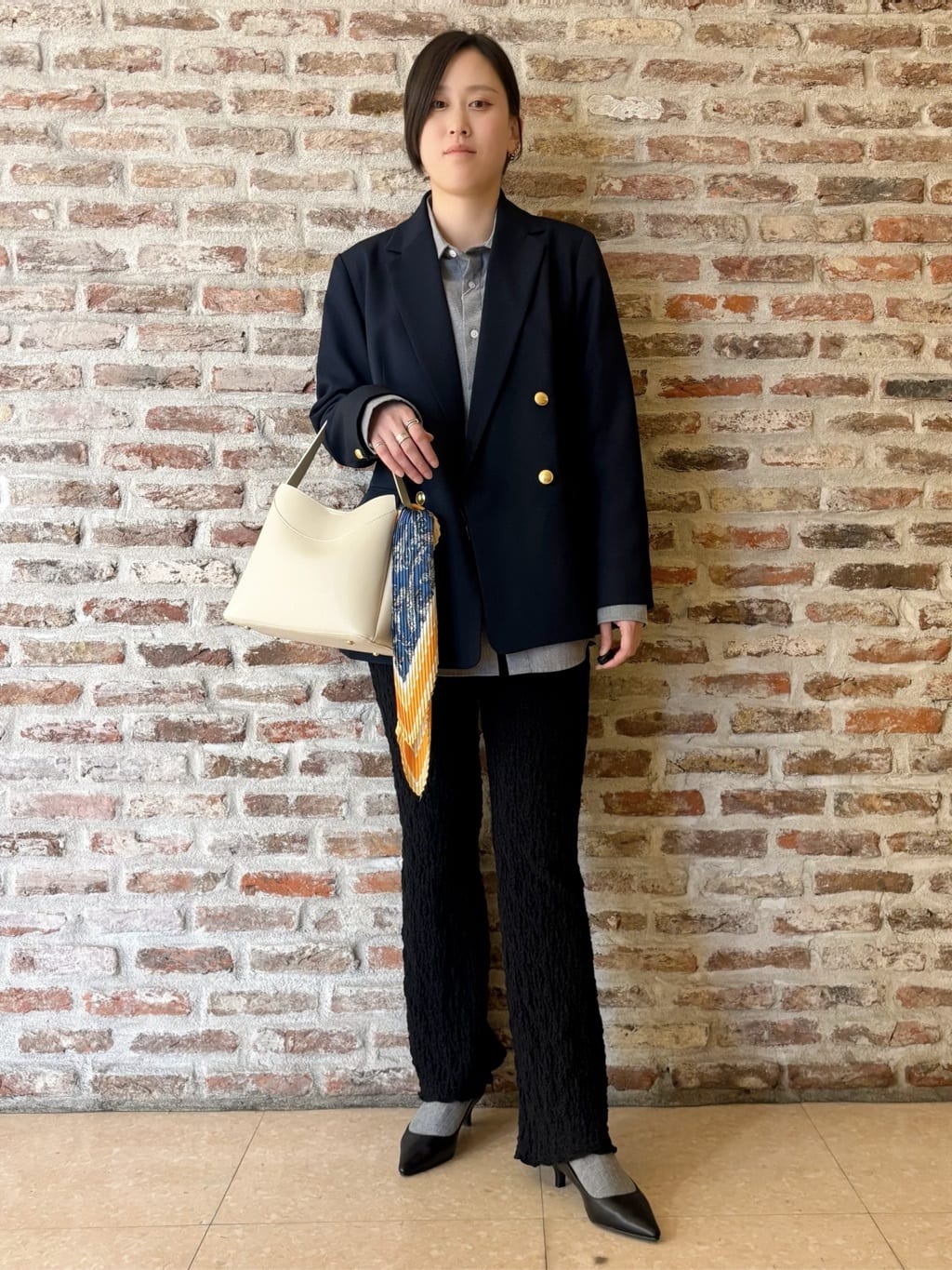 しばさんの「THE SHOP TK｜【通勤にもデイリーにも】CAVIAN 金ボタンダブルブレストジャケット」を使ったコーディネート