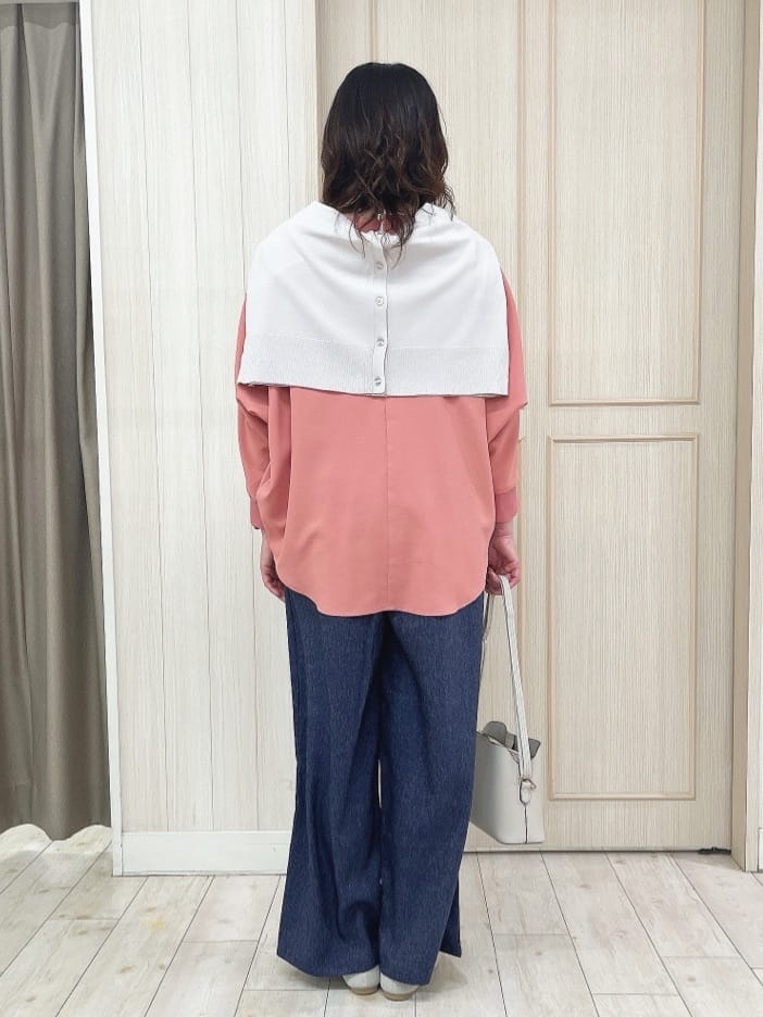 kaneさんの「SHOO･LA･RUE｜【洗濯機可/UV】さらっとしたタッチが心地よい ショート丈 Vネックカーディガン」を使ったコーディネート