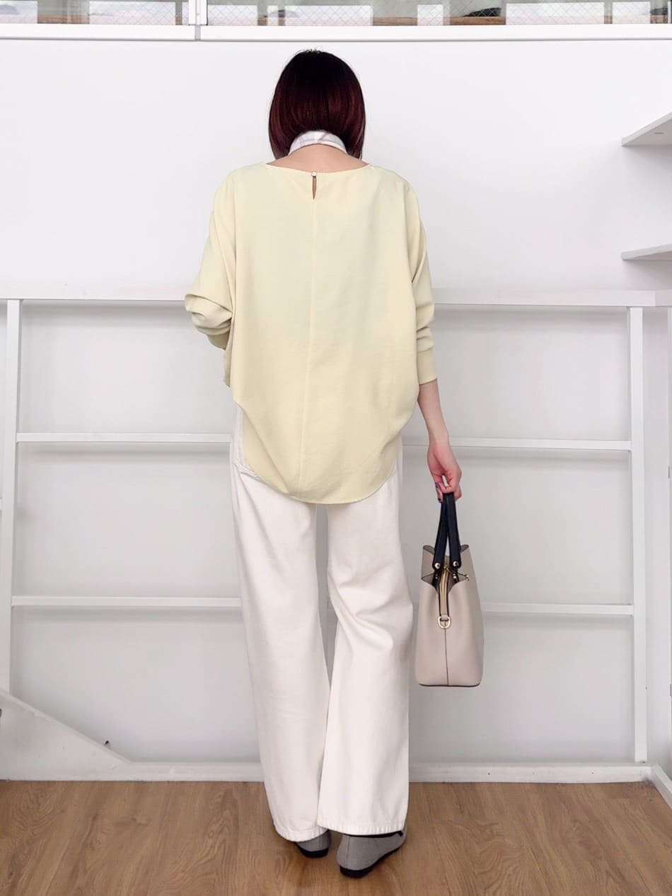 𝐜𝐡𝐢𝐤𝐚さんの「SHOO･LA･RUE｜【SHOO・LA・RUE DENIM/SS-LL】程よい厚みの ストレートデニムパンツ（10.5オン」を使ったコーディネート