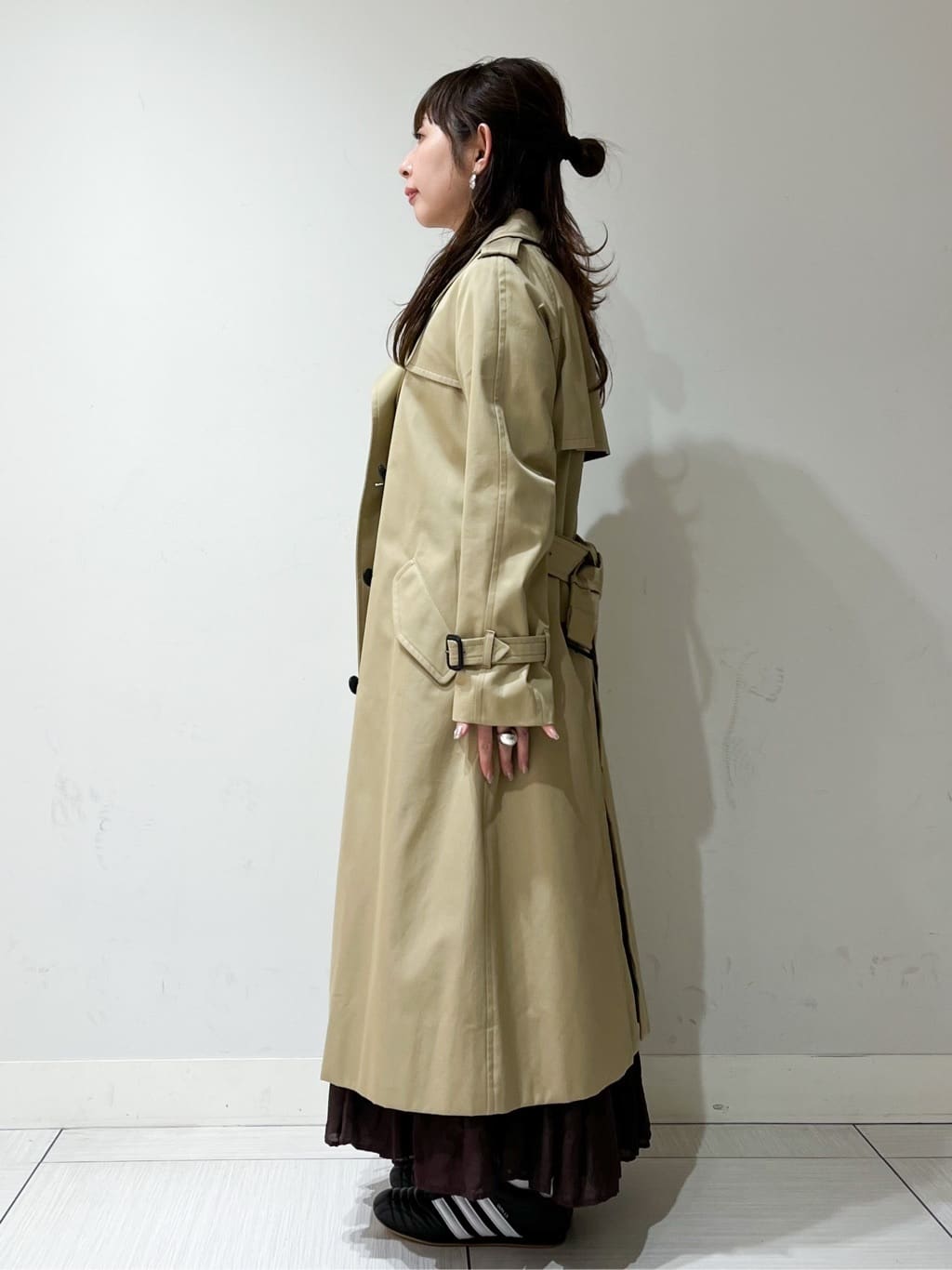 じゅんさんの「DRESSTERIOR｜◆【撥水/透湿素材】コットンギャバジントレンチコート」を使ったコーディネート