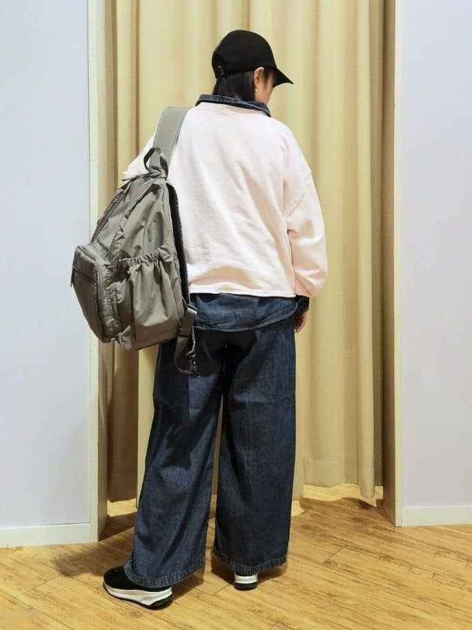 くまさんの「SHOO･LA･RUE｜【洗濯機可/S-LL】コーデの主役になる ロゴアソート 裏毛スウェット」を使ったコーディネート