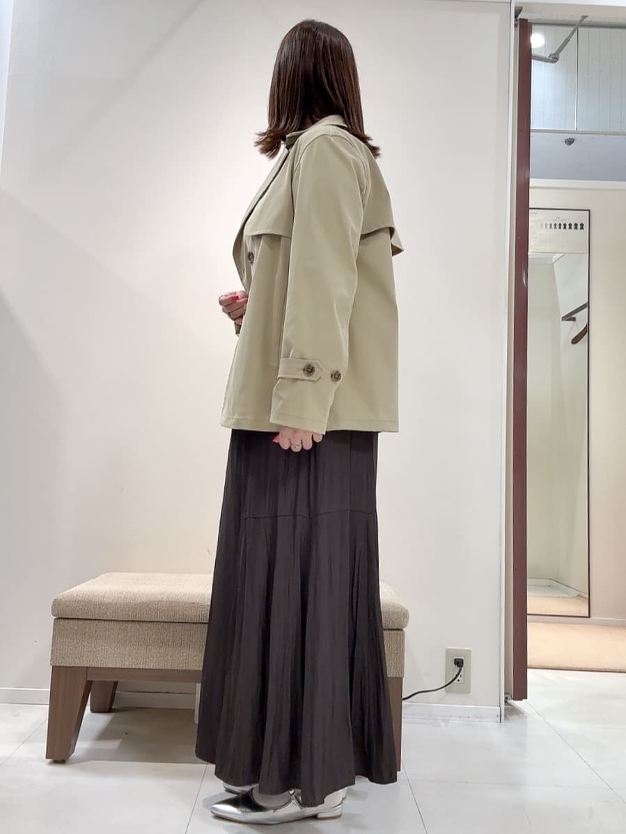 YUIさんの「UNTITLED｜【定番人気/はっ水/洗える】タスランショートトレンチコート」を使ったコーディネート