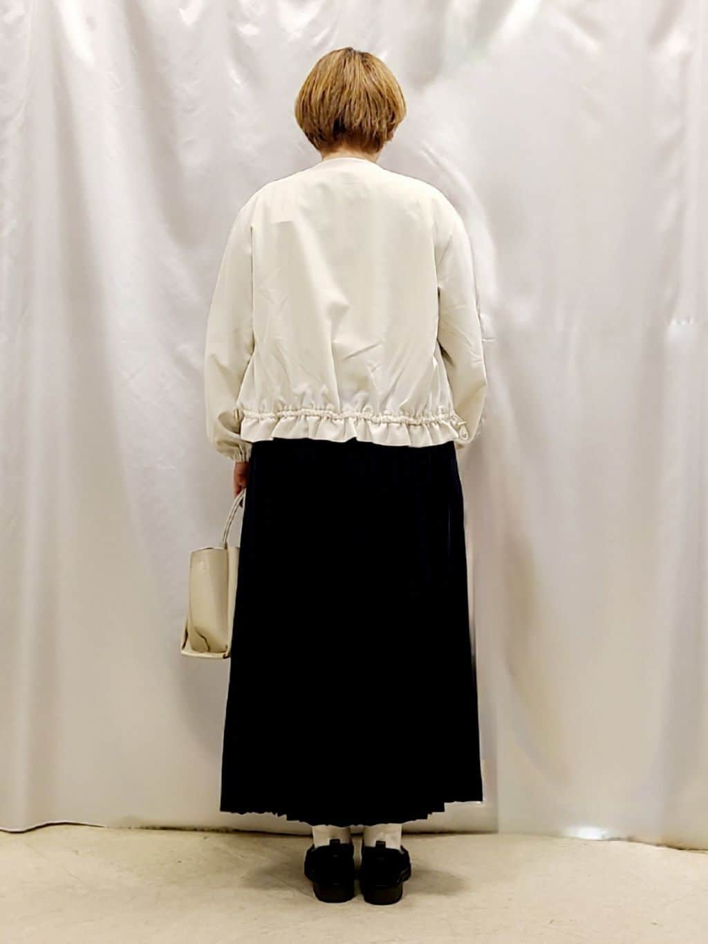 Chiiさんの「SHOO･LA･RUE｜【洗濯機可/S-LL】さらりと軽やか インせず着られる すっきり見えドルマンニット」を使ったコーディネート
