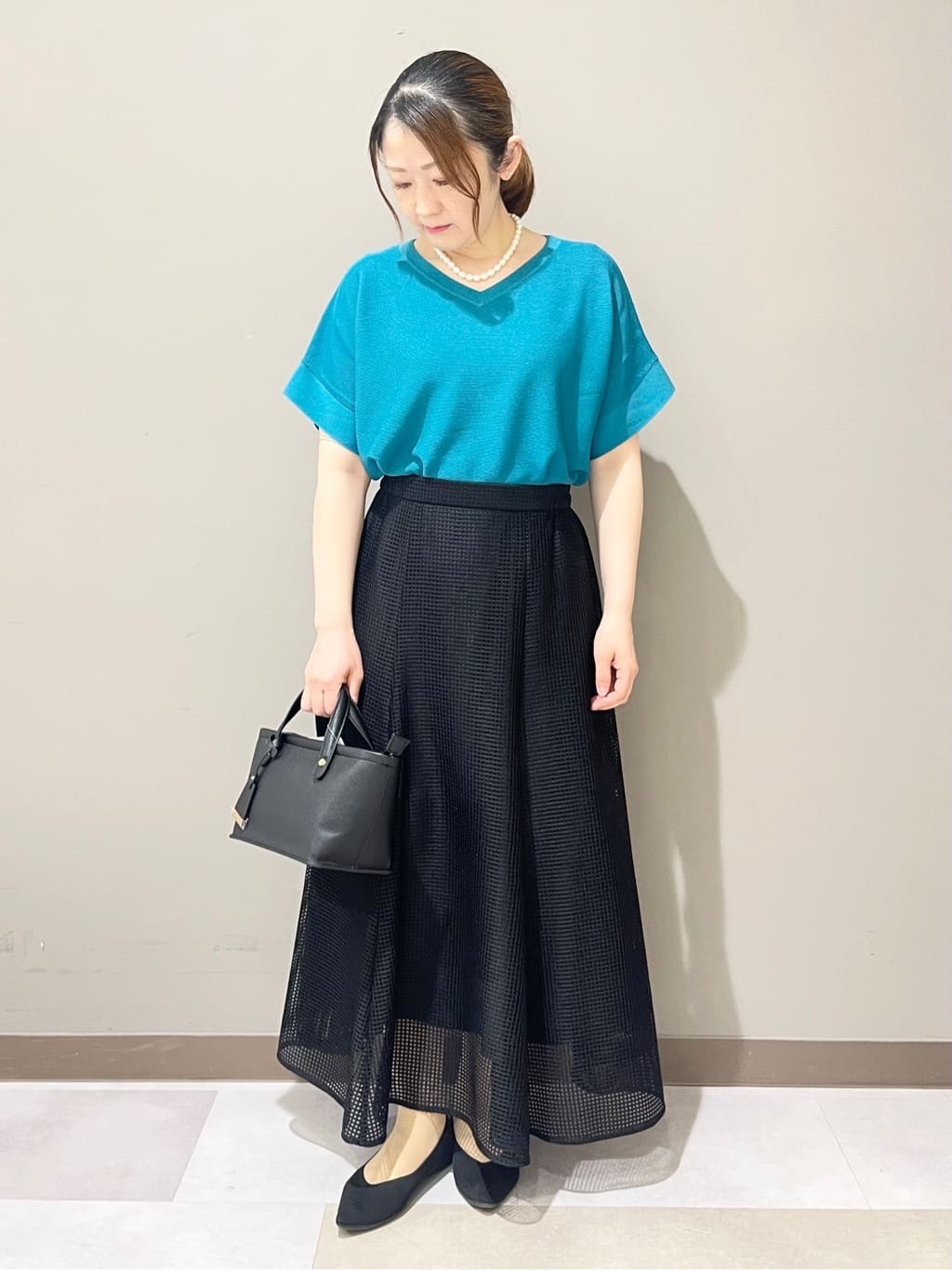 Tomoさんの「UNTITLED｜【11色展開/体型カバー】前後2WAYフレンチスリーブニット」を使ったコーディネート