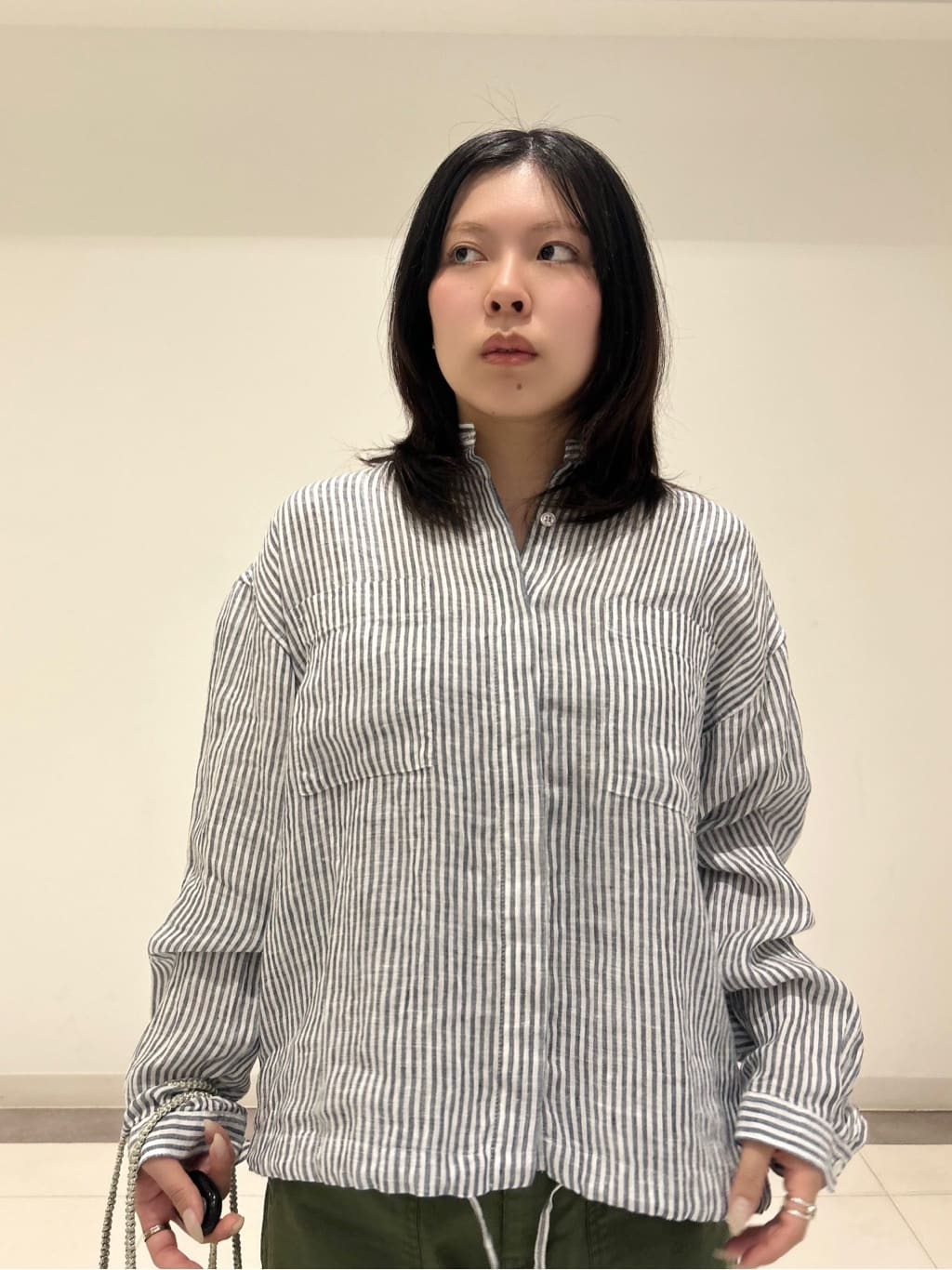 とりみさんの「DRESSTERIOR｜【2WAY/羽織にも】ウォッシャブルリネン ドロストシャツ」を使ったコーディネート