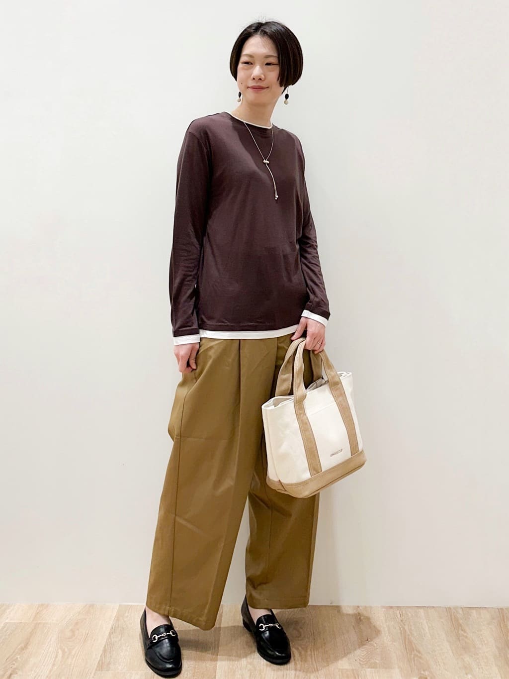 yurieさんの「OPAQUE.CLIP｜配色レイヤードロングスリーブTシャツ【洗える】」を使ったコーディネート