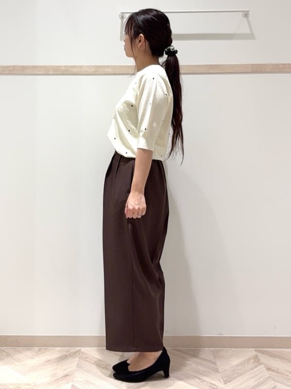 nanaさんの「SHOO･LA･RUE｜【S-LL/二の腕カバー】品よく隠せる ドット刺繍5分袖ニット」を使ったコーディネート
