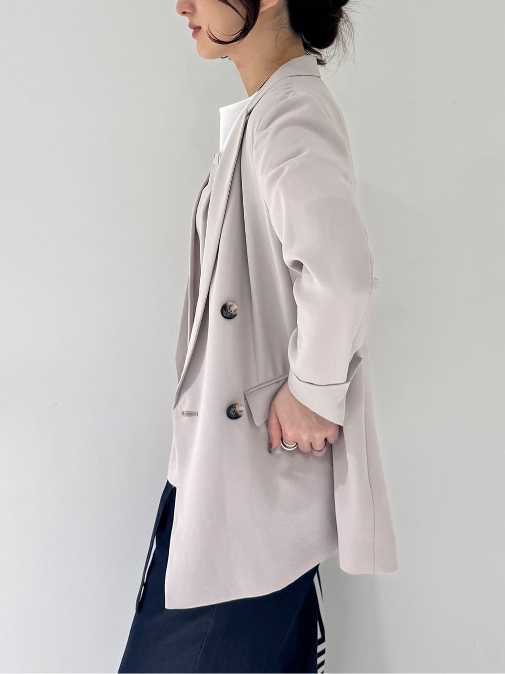 そんさんの「INDIVI｜【洗える／多機能／SETUP可】着る日傘ダブルジャケット」を使ったコーディネート