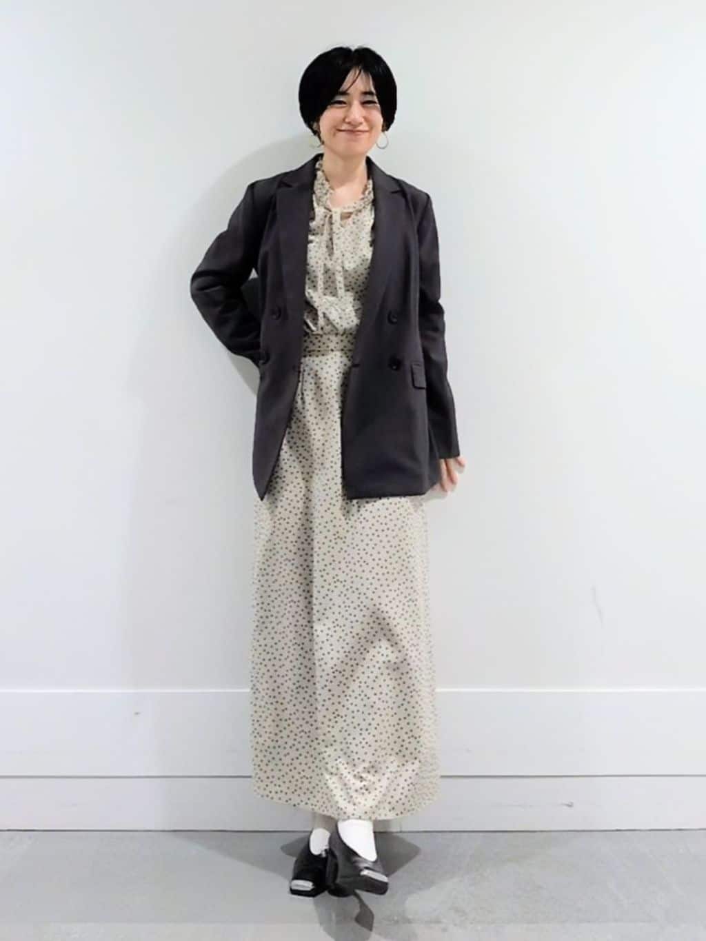 ミズタさんの「UNTITLED｜【新色追加/セットアップ可】エアリー ダブルブレストジャケット」を使ったコーディネート