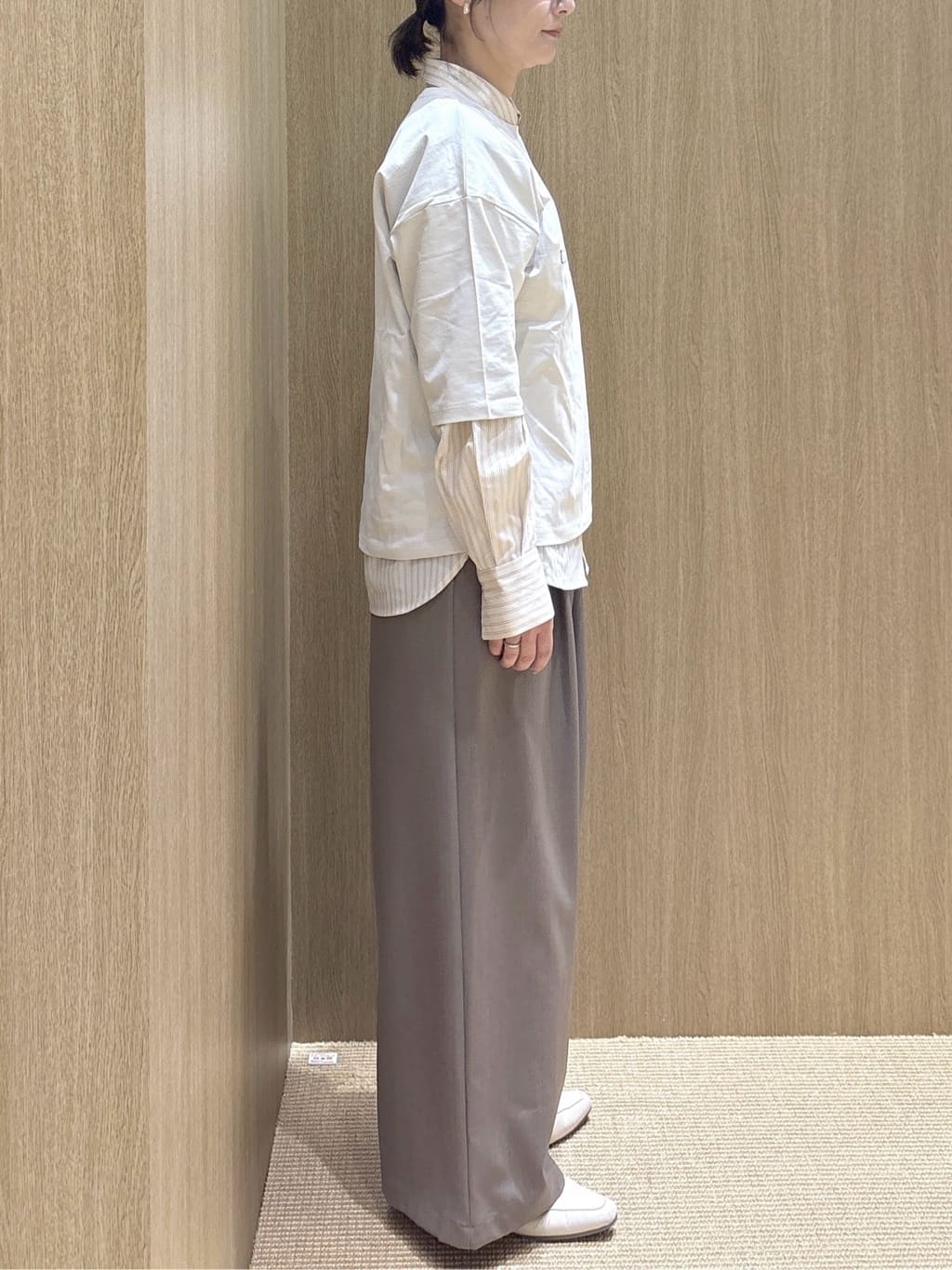 たけねぇさんの「OPAQUE.CLIP｜リラクシーロゴプリントTシャツ【洗濯機OK】」を使ったコーディネート