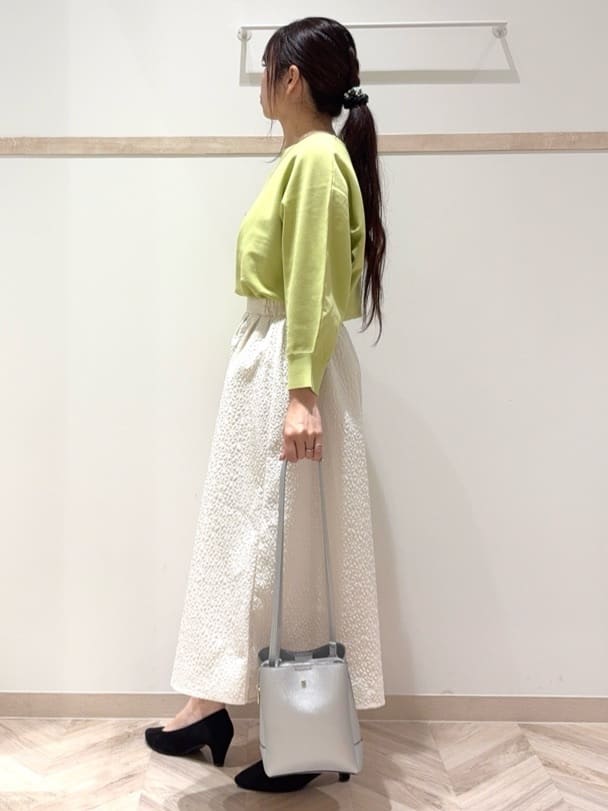 nanaさんの「SHOO･LA･RUE｜【洗濯機可/S-LL】上品なお花柄ジャカード フレアスカート」を使ったコーディネート