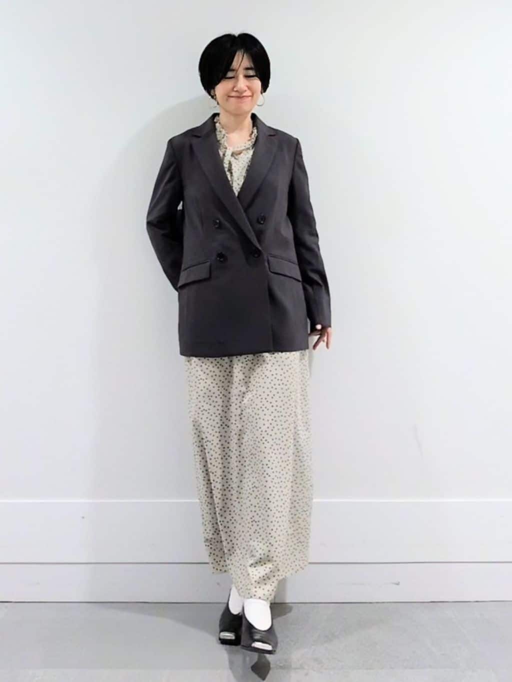 ミズタさんの「UNTITLED｜【新色追加/セットアップ可】エアリー ダブルブレストジャケット」を使ったコーディネート