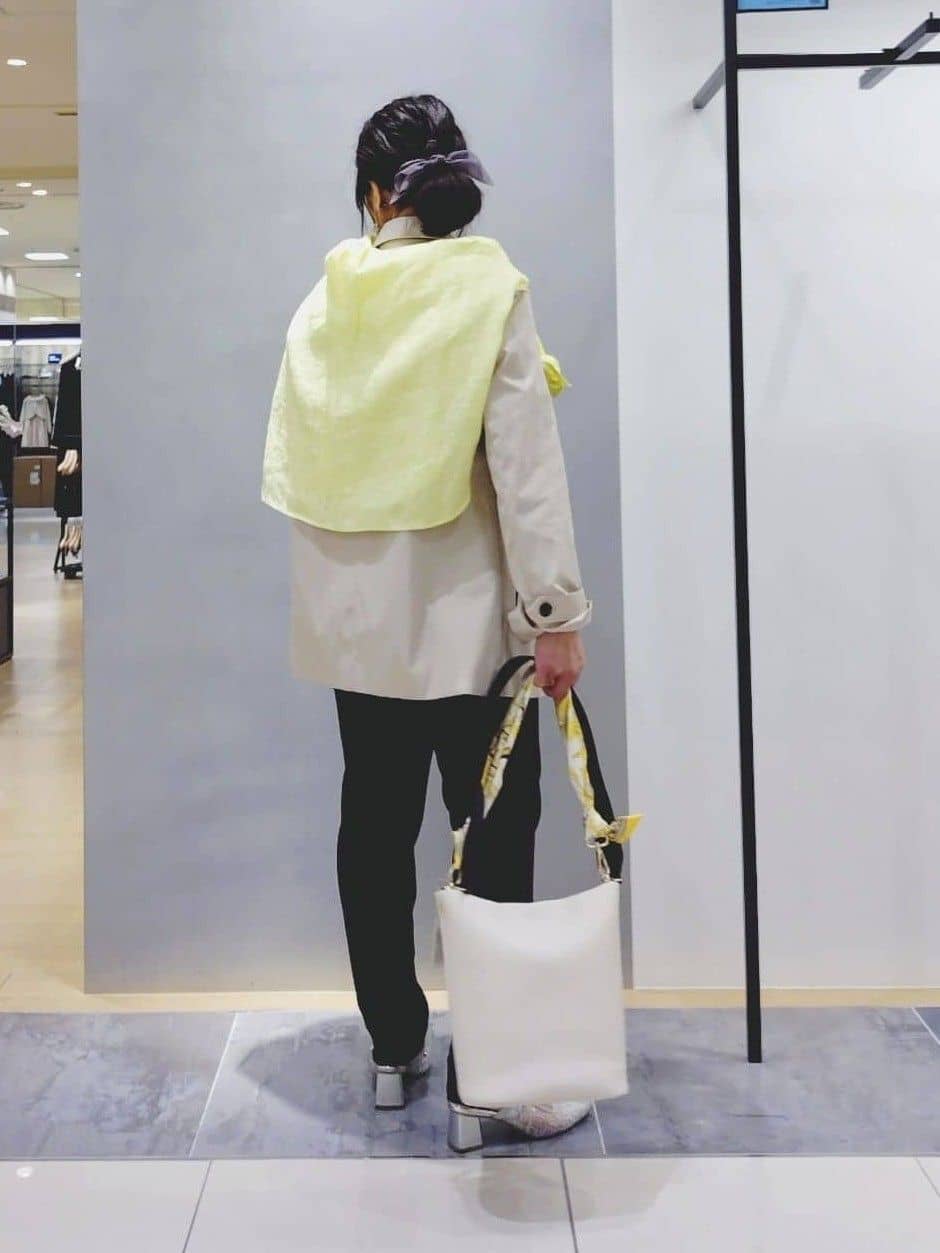 TOMOMIさんの「INDIVI｜【接触冷感／2WAY】カシュクールリネンシャツ」を使ったコーディネート