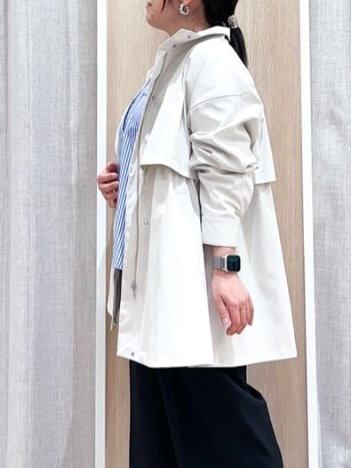 naoさんの「grove｜【撥水／シルエット2WAY】羽織るだけでサマになる、スタンドネックテントラインコート」を使ったコーディネート