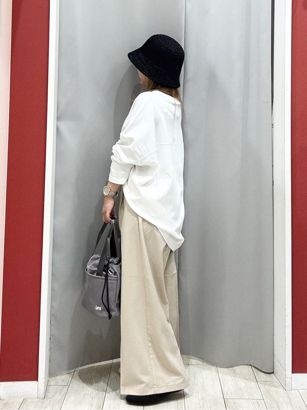 shioさんの「SHOO･LA･RUE｜【洗濯機可/UV/綿100％】体型カバーが叶う ゆるトップス」を使ったコーディネート
