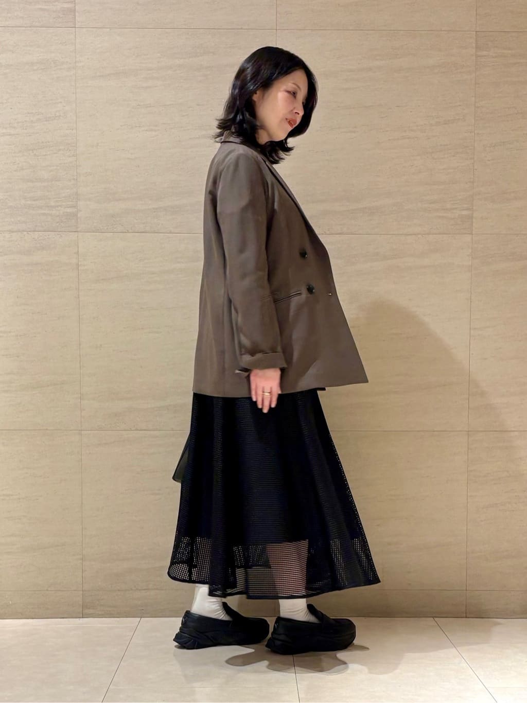 yさんの「UNTITLED｜【新色追加/セットアップ可】エアリー ダブルブレストジャケット」を使ったコーディネート