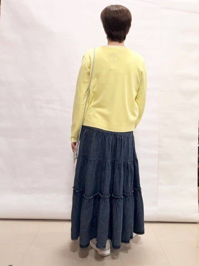なっちゃんさんの「SHOO･LA･RUE｜【洗濯機可/S-LL/アンサンブル可】パールボタンが上品　華やぎ配色カーディガン」を使ったコーディネート