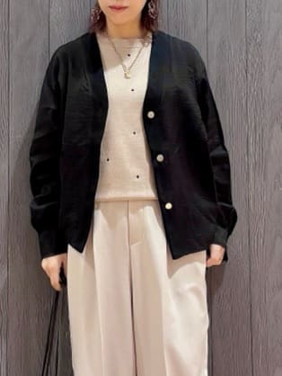 meiさんの「SHOO･LA･RUE｜【S-LL/二の腕カバー】品よく隠せる ドット刺繍5分袖ニット」を使ったコーディネート