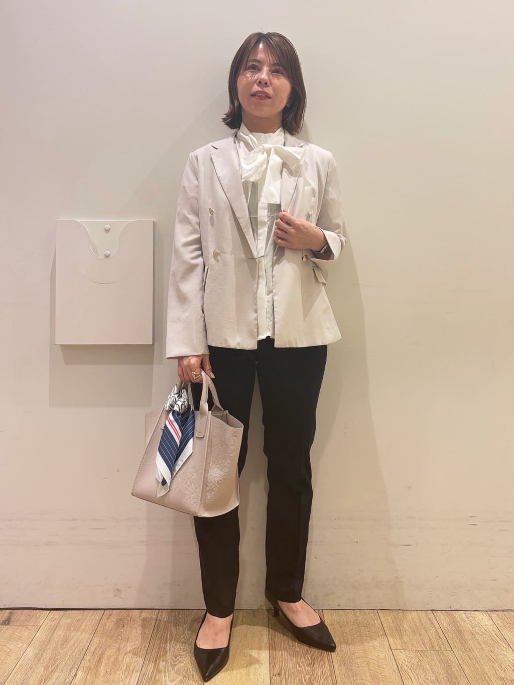 YUKOさんの「index｜《再入荷》ダブルブレストテーラードジャケット【接触冷感／吸水速乾／イージーアイロン／防シワ／洗濯機O」を使ったコーディネート