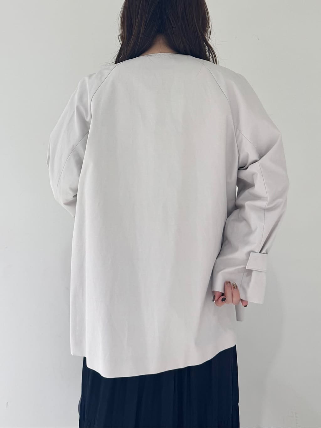 そんさんの「INDIVI｜【撥水/軽量】ミドル丈 ミニマルトレンチコート」を使ったコーディネート
