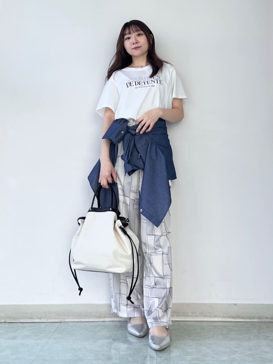 KAHOさんの「UNTITLED｜◆【コットン100%/洗える】エアリーデニムシャツ」を使ったコーディネート