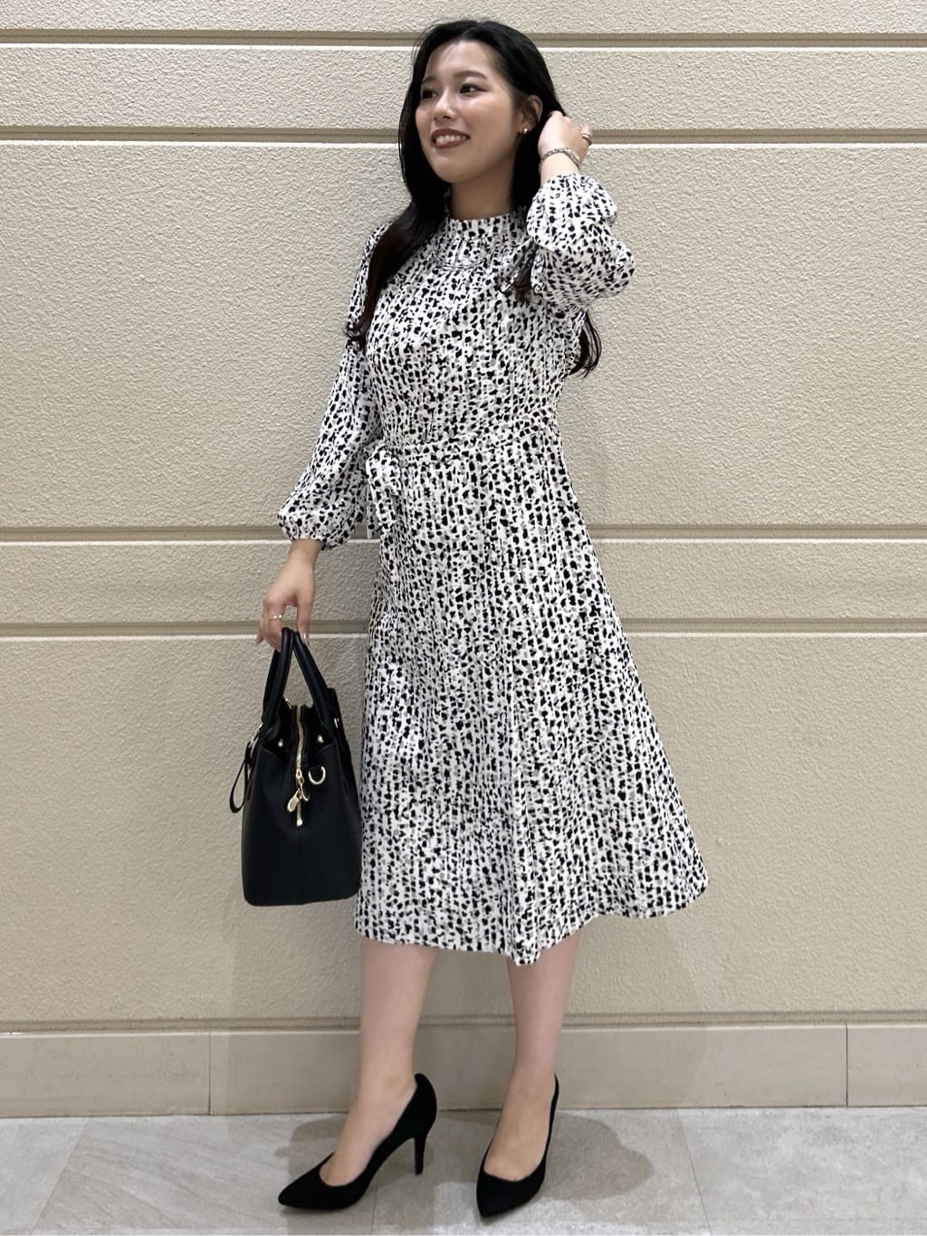 Momokaさんの「COUP DE CHANCE｜◆【手洗い可／日本製】エレガントワンピース」を使ったコーディネート
