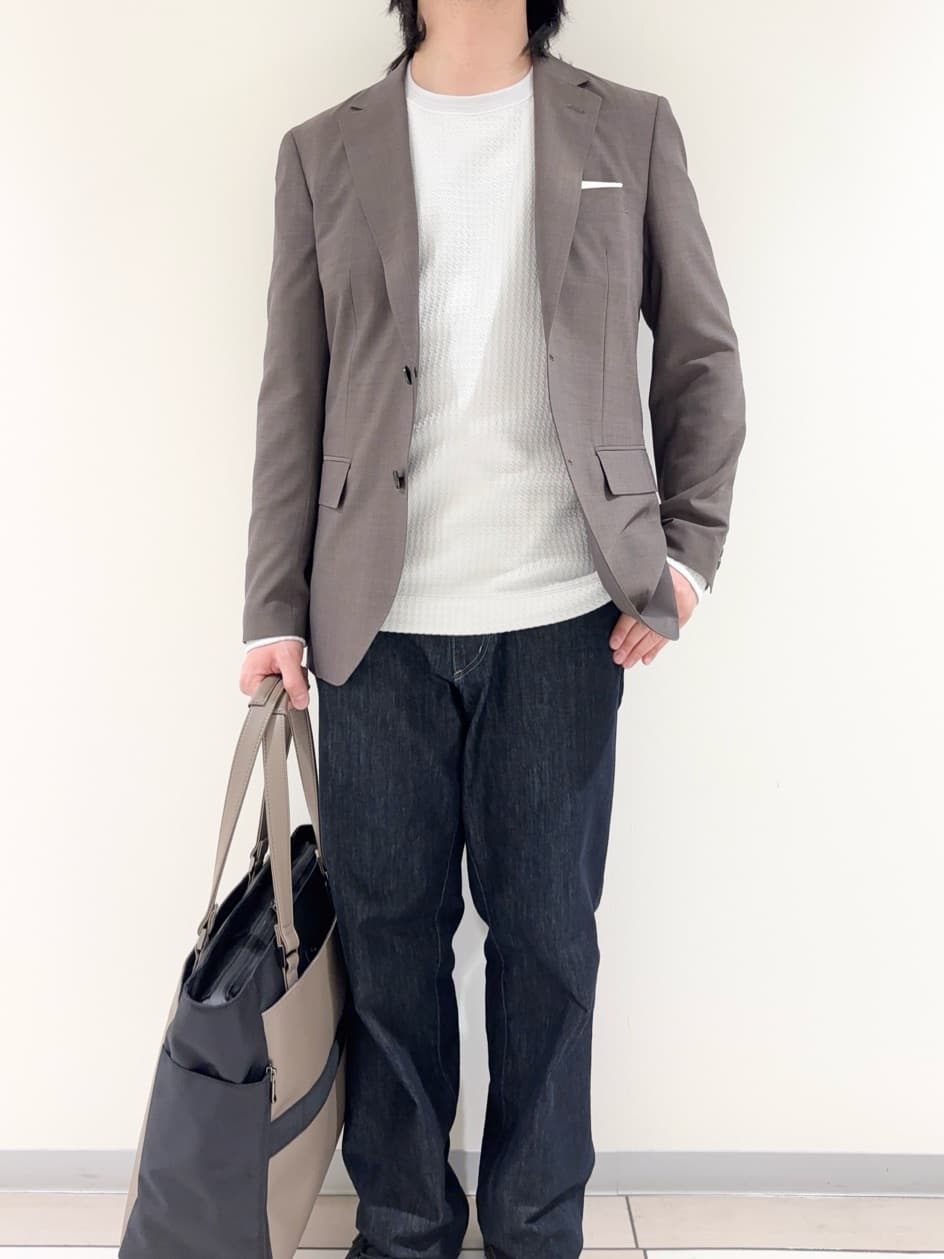 及川さんの「TAKEO KIKUCHI｜【BOWLER HAT LABEL】トロピカルシャンブレージャケット」を使ったコーディネート