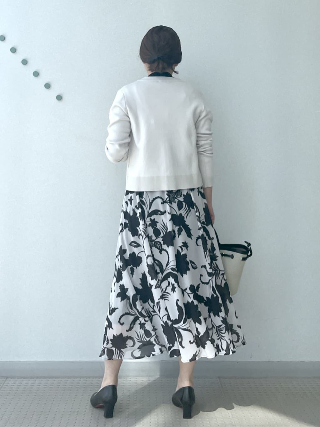 Soeさんの「DRESSTERIOR｜【STORY11月号掲載】アーチフィットレザーパンプス」を使ったコーディネート