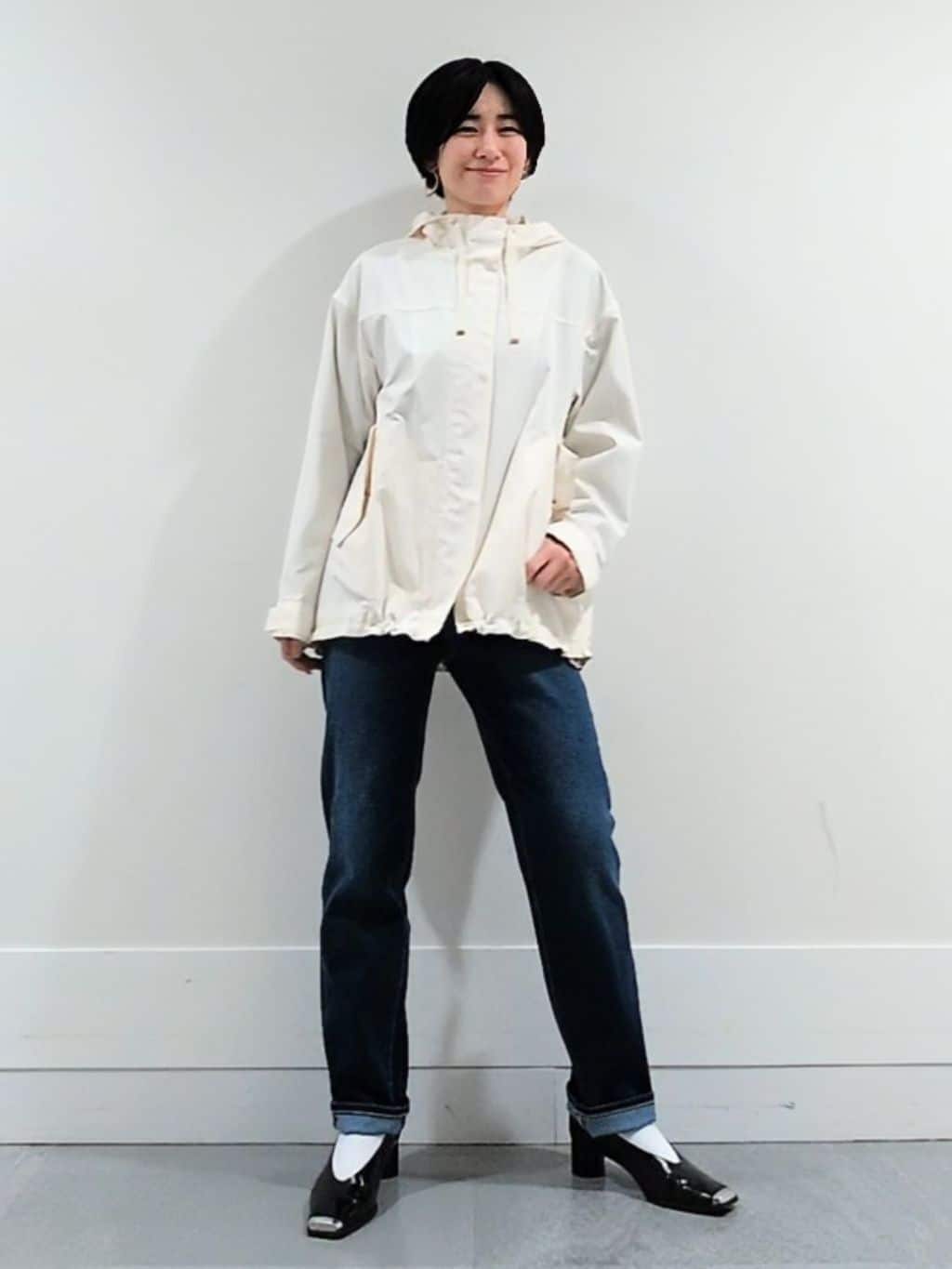 ミズタさんの「UNTITLED｜【7色展開/洗える/程よい透け感】ドライタッチVネックニット」を使ったコーディネート