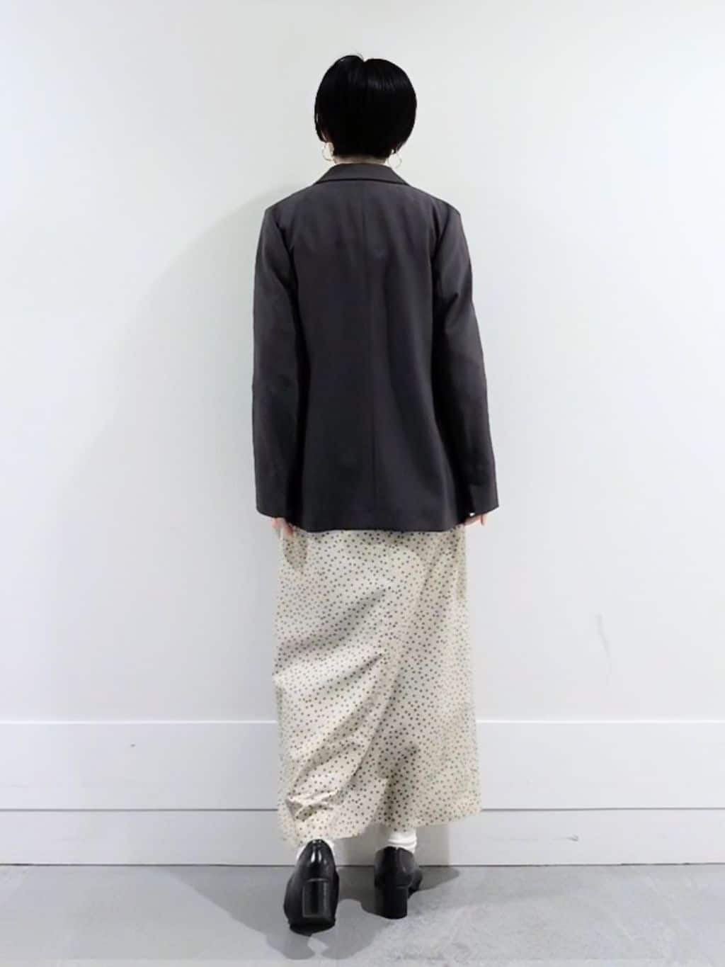 ミズタさんの「UNTITLED｜【新色追加/セットアップ可】エアリー ダブルブレストジャケット」を使ったコーディネート
