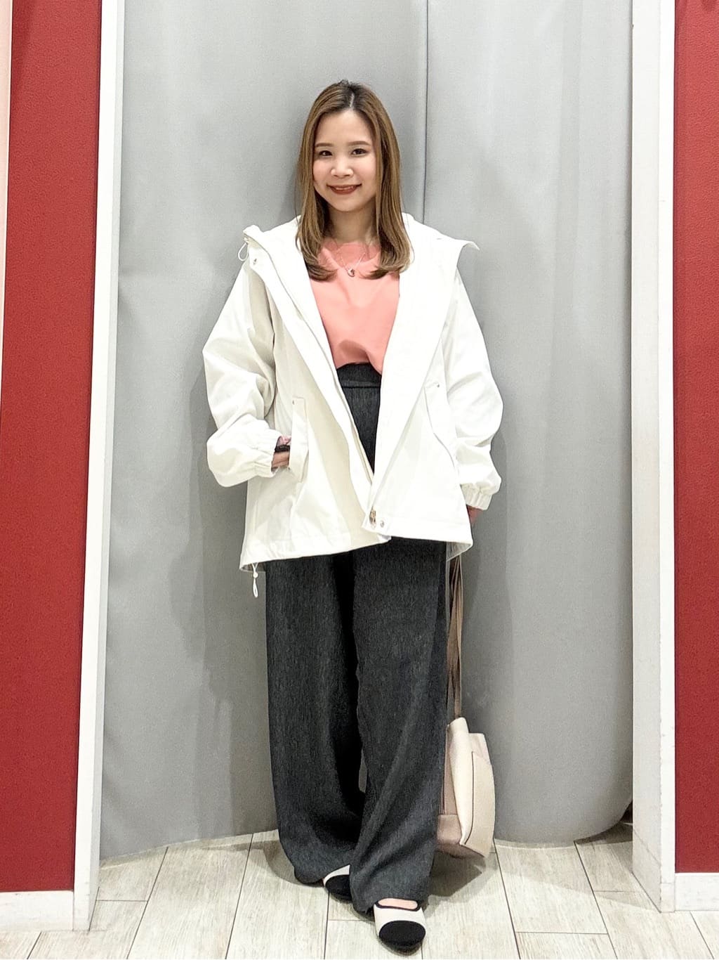 shioさんの「SHOO･LA･RUE｜【着丈選べる/体型カバー/洗濯機可】さらさらとろん ドルマンブラウス」を使ったコーディネート