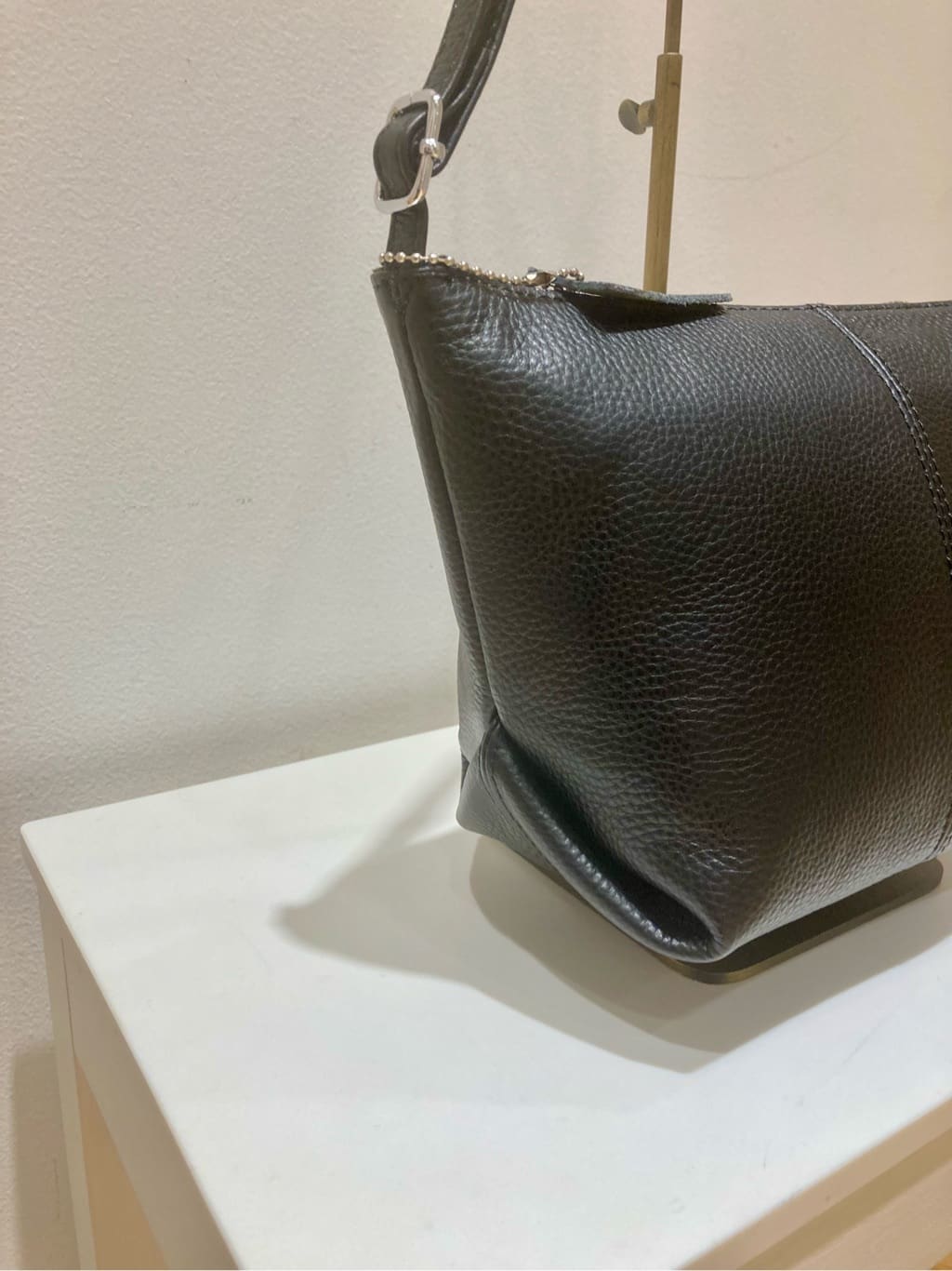 YAMAさんの「Dessin｜【本革】ミニショルダーバッグ」を使ったコーディネート