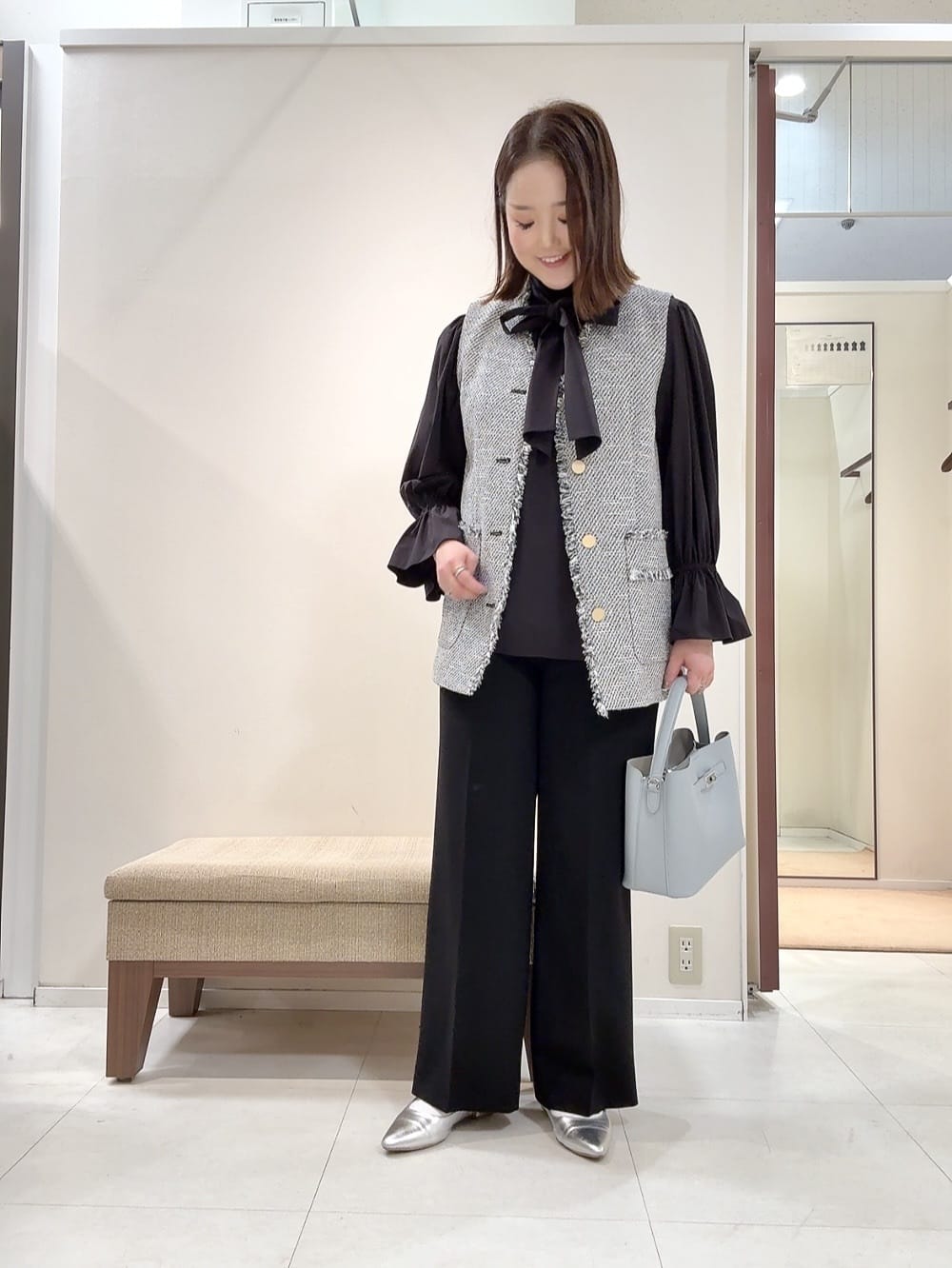 YUIさんの「UNTITLED｜【オンオフ使える】スラブツイード ジレ」を使ったコーディネート